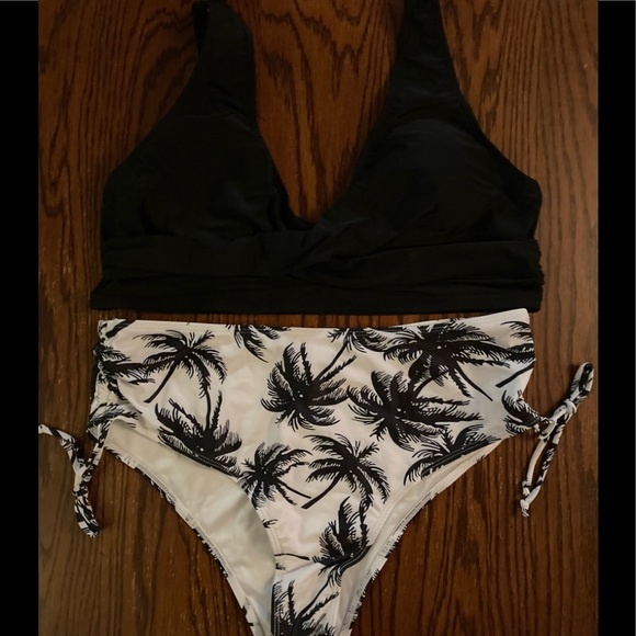 Coeur de Vague Bikini Top & Bottom - Picture 3 of 4